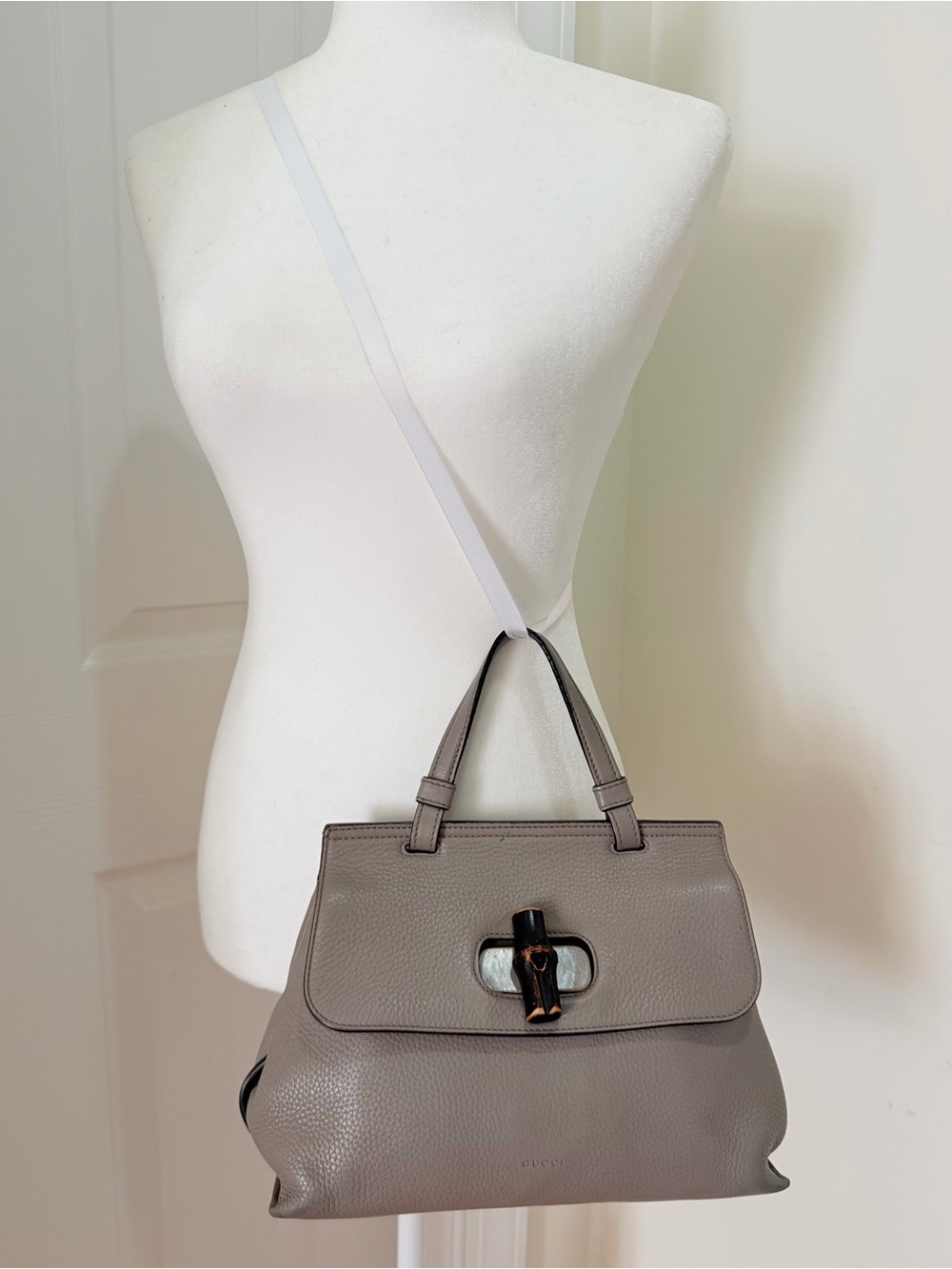 Authentic GUCCI Bamboo Small Daily Satchel Leather Bag - no bag strap - Picture 9 of 16